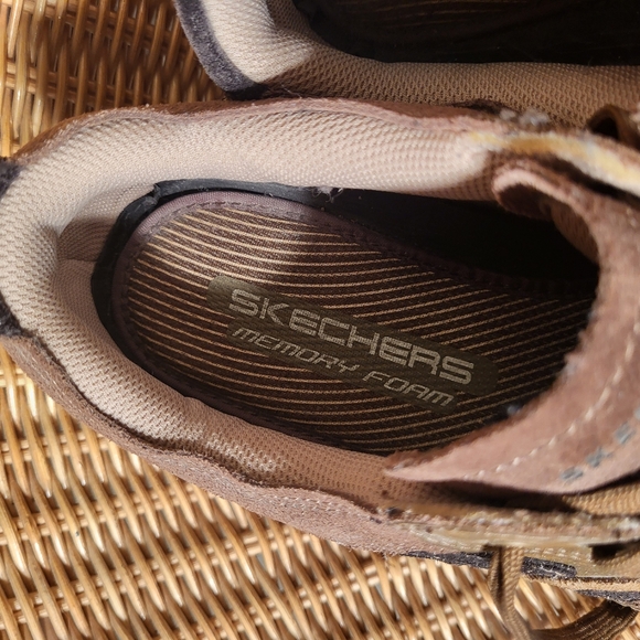 NWOT SKECHERS MENS CASUAL SNEAKERS 63746~ SZ 9.5 brown leather relaxed step - Picture 7 of 13